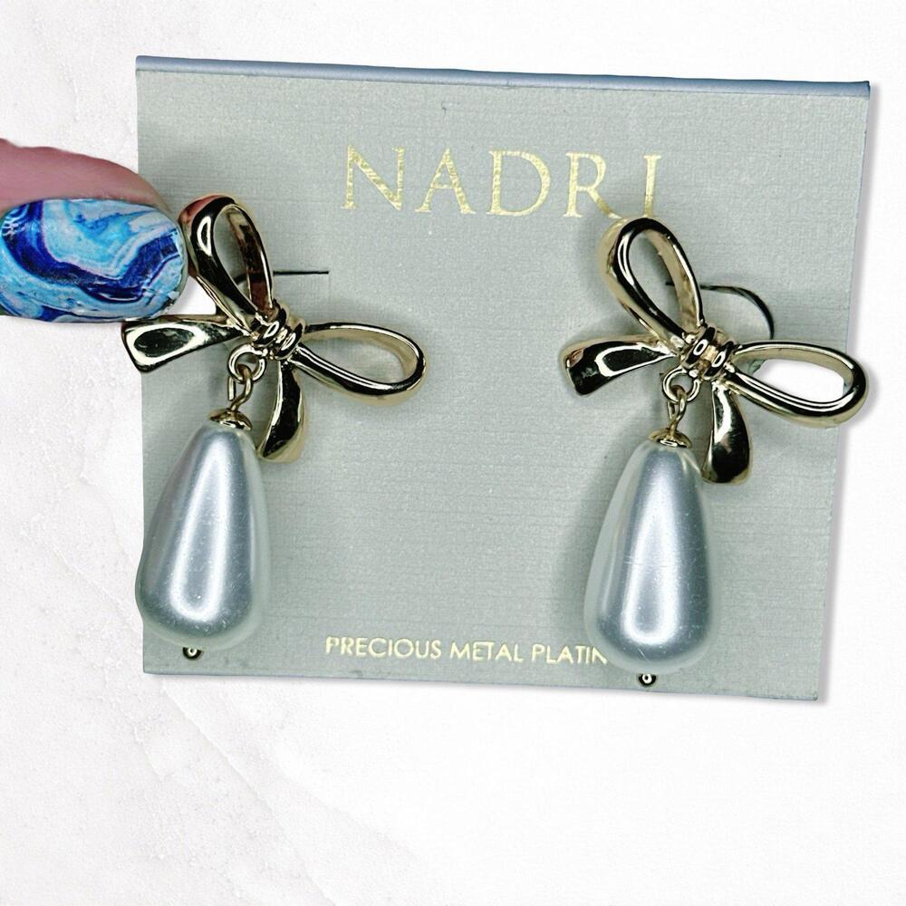 7217. Goldtone Bow Earrings Nadri - Picture 3 of 8